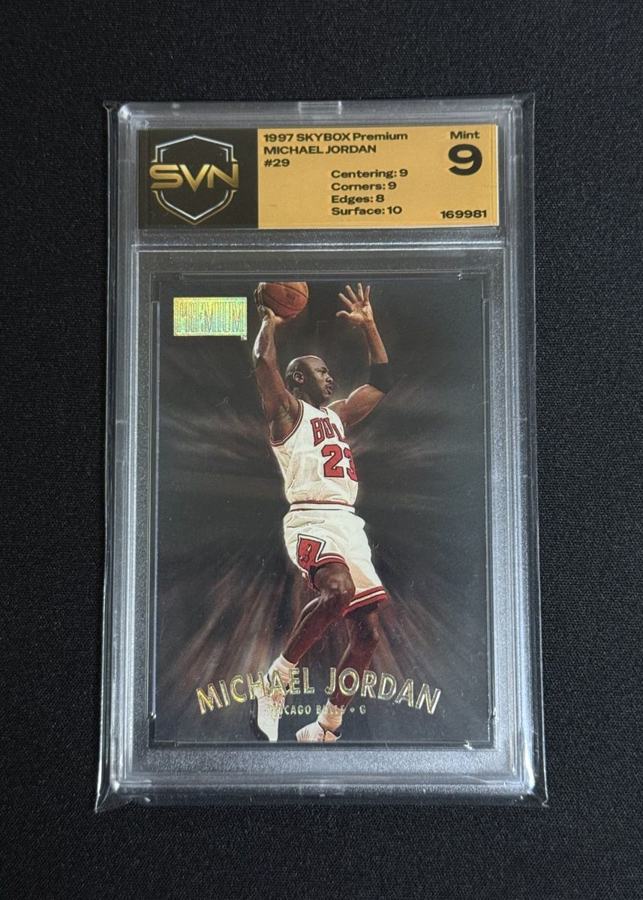 Zaprta SVN kapsula, sprednja stran: Michael Jordan 1997 Skybox Premium #29, Mint 9, serijska 169981